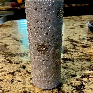 Elegant Beaded Tumbler- White and Gold
Perfect for the Bride to be